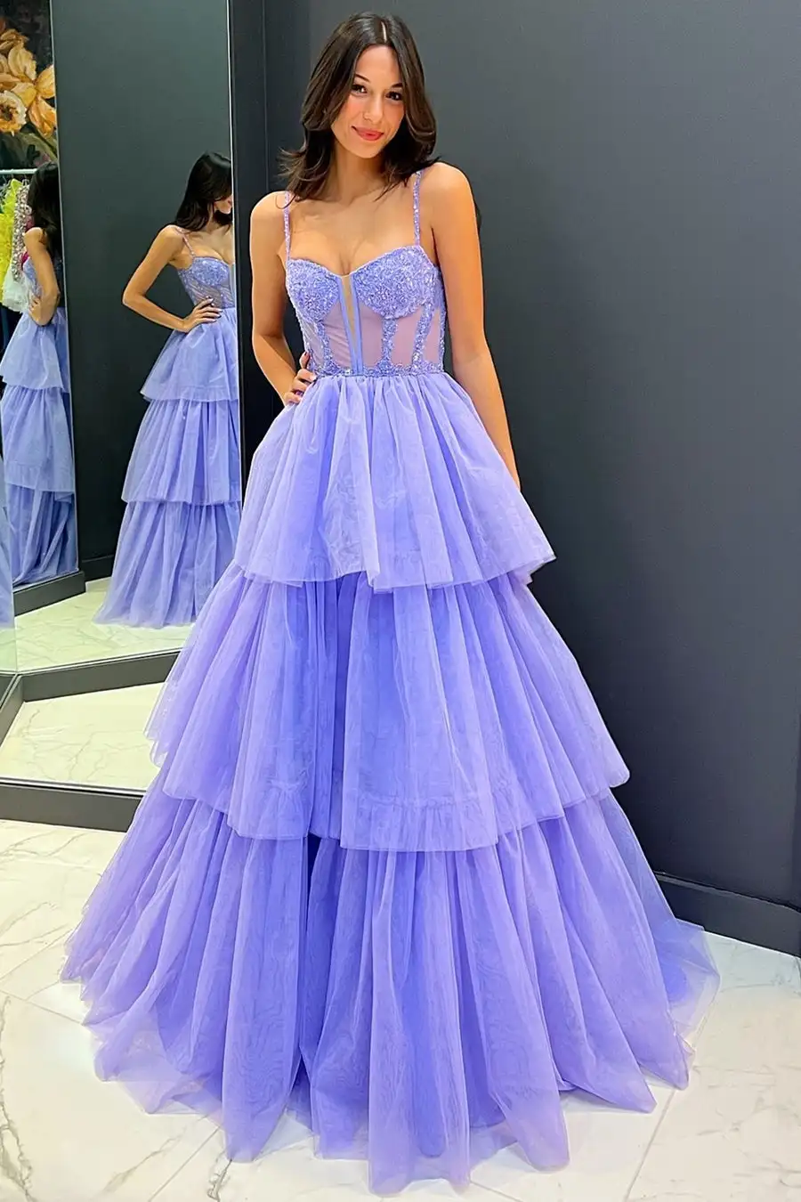 

Tulle Spaghetti Straps A-line Long Prom Dresses Sweetheart Applique Tiered Ruffles Sparkly Graduation Dress Elegant Evening Gown