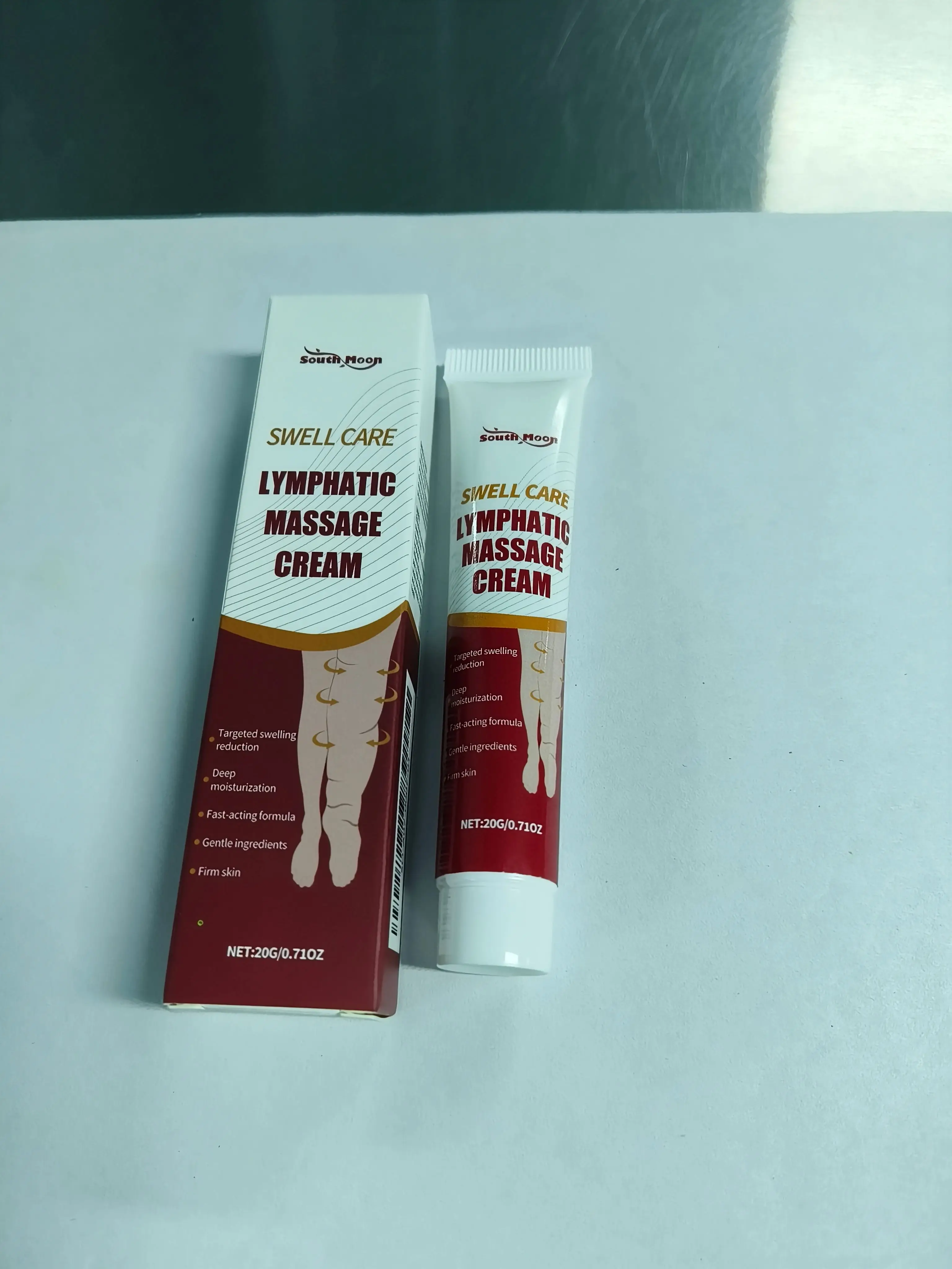 Body care cream gently cares for the legs, providing comfortable and moisturizing skin. Daily massage care cream