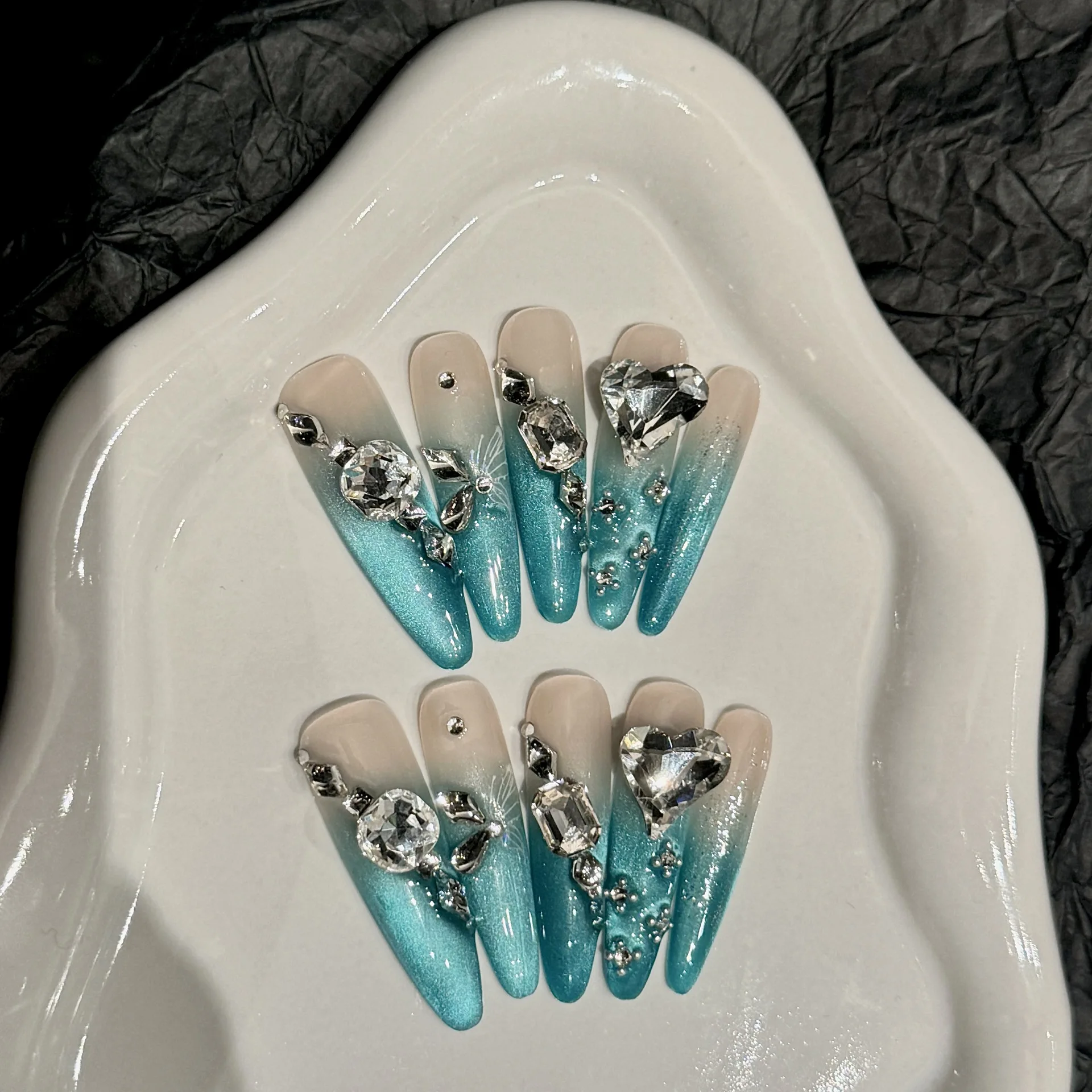 Luxury Handmade Long French Press on Nails Gradient Blue Cat Eye Fake Nails Wearable Heavy Metal Love Crystal Design False Nails