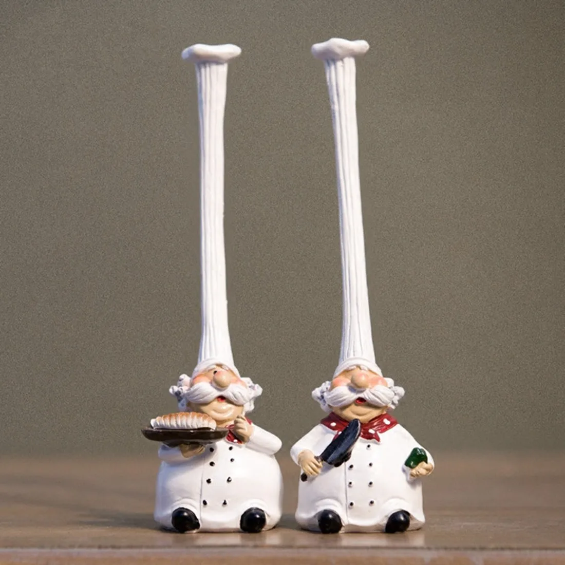 1 Pair of American Village Retro Top Hat Chef Plastic Decoration Creative Kitchen Restaurant Home Decoration Cafe