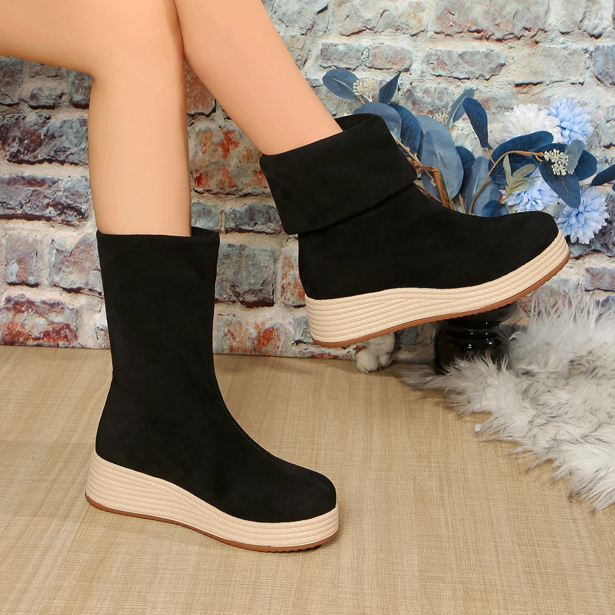 2026 Waterproof Suede Fashion Boots with Platform Sole, High-Rise, Two-Way Wear, Women's Casual Comfortable Boots