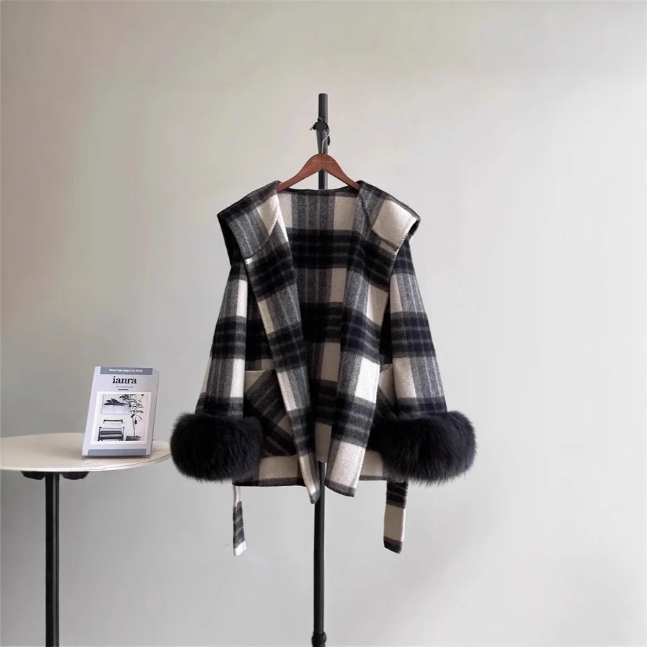 เสื้อคลุมลายสก็อตขนฟ็อกซ์ 25Ss รุ่นใหม่ ปี 2025 สไตล์เกาหลี เสื้อแจ็คเก็ตแคชเมียร์สองด้านสำหรับผู้หญิง ฤดูหนาว