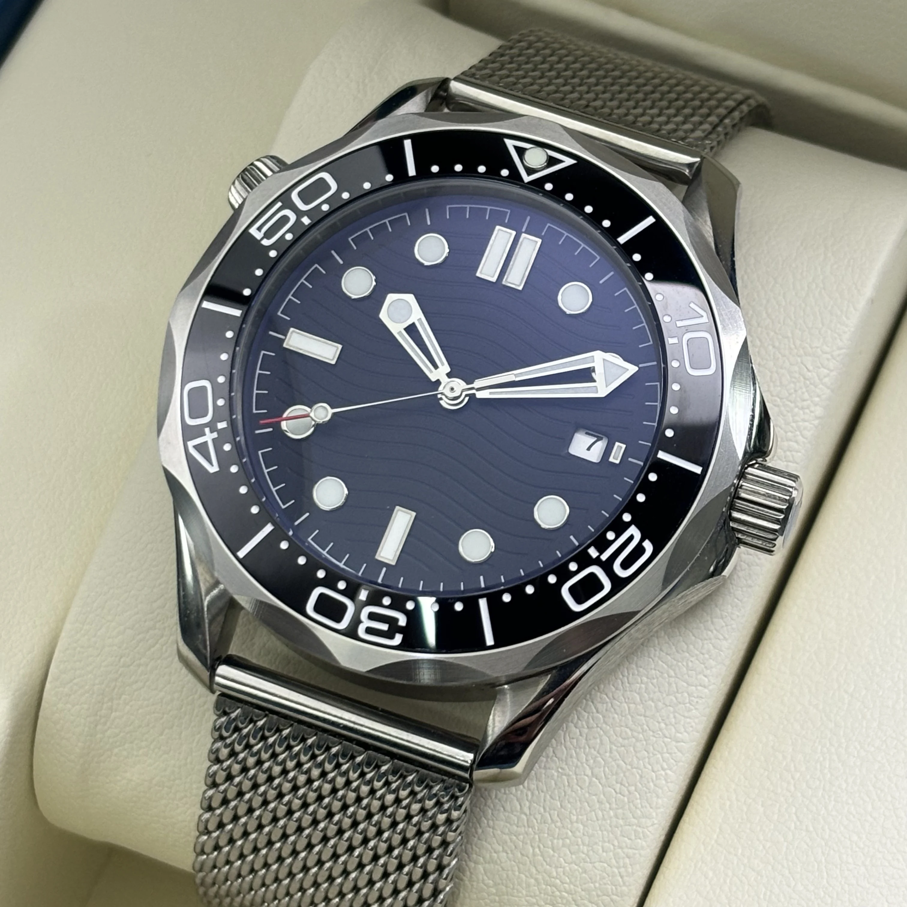 

2025 NEW Luxury watch Automatic Mechanical Men Watch for ST1612/8215 Movement Stainless Steel strap 42mm watches