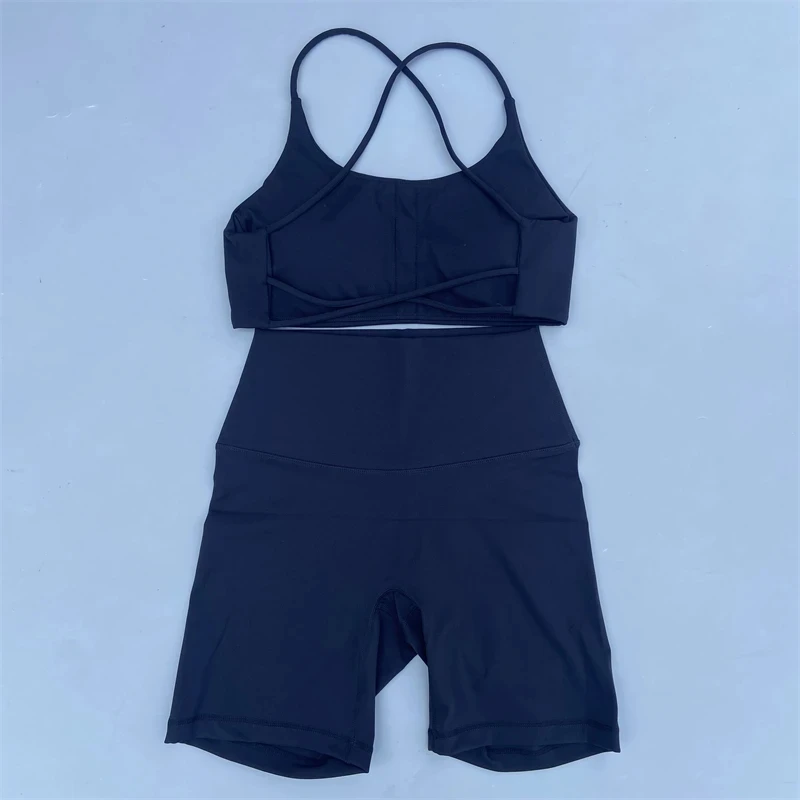 طقم يوغا رياضي بلون واحد للنساء ، سروال ضيق قصير ، حمالة صدر رياضية متقاطعة الظهر ، بدلة رياضية للصالة الرياضية ، تدريب شامل ، ركض ، بدلة رياضية