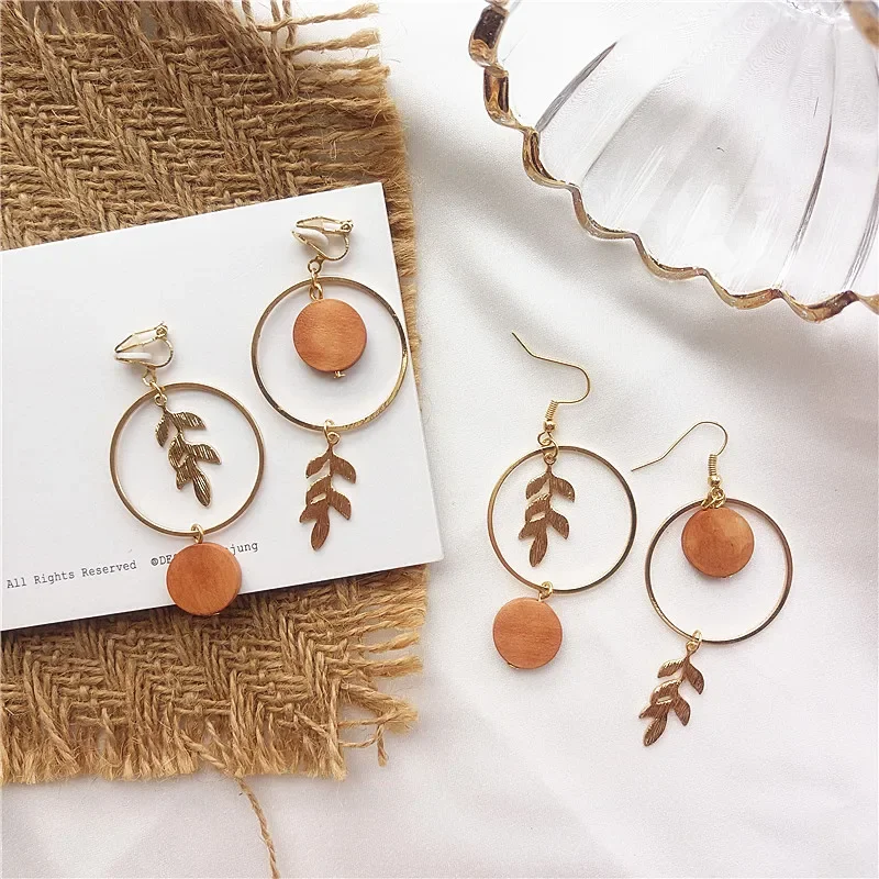 Japanese Korean Temperament Simple AB Wood Leaf Clip On Earrings Vintage Geometric Retro Round Circle Female Women Ears Clip