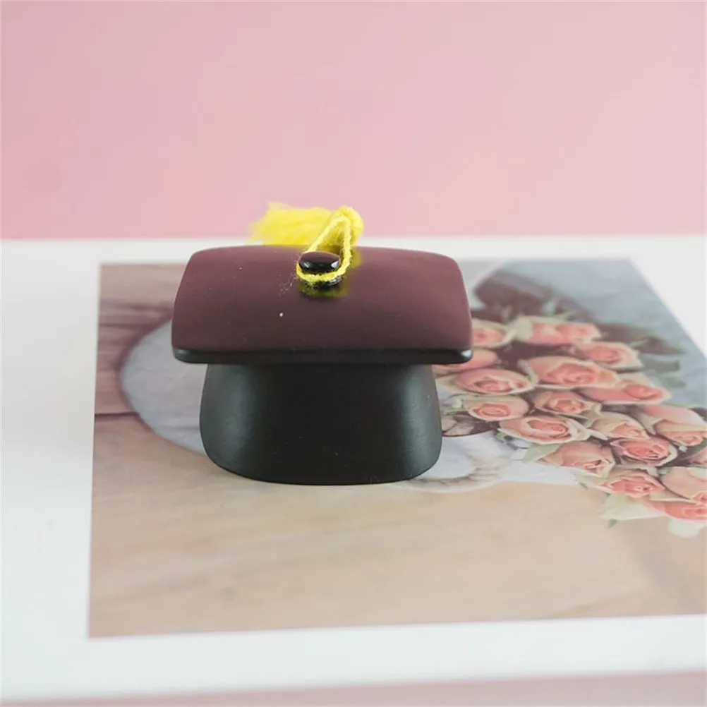 2Pcs Resin Mini Doctoral Caps Graduation Ornament Desktop Adornment Micro Landscape Decoration Resin Craft Decor Senior Year