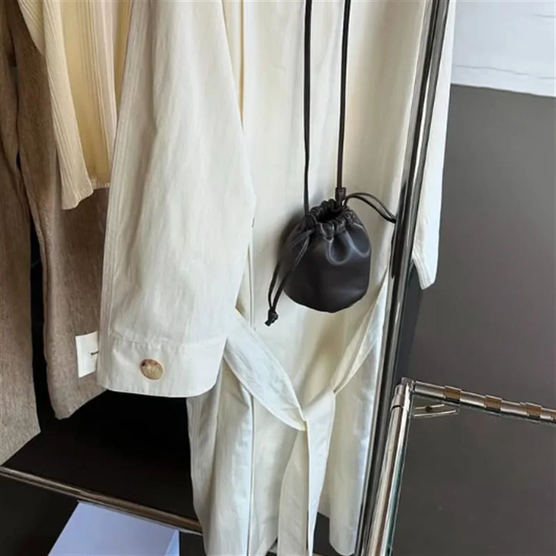 

Креативная кожаная сумка-кроссбоди на шнурке, мягкая, миниатюрная, нишевая, для хранения мелочей, женская