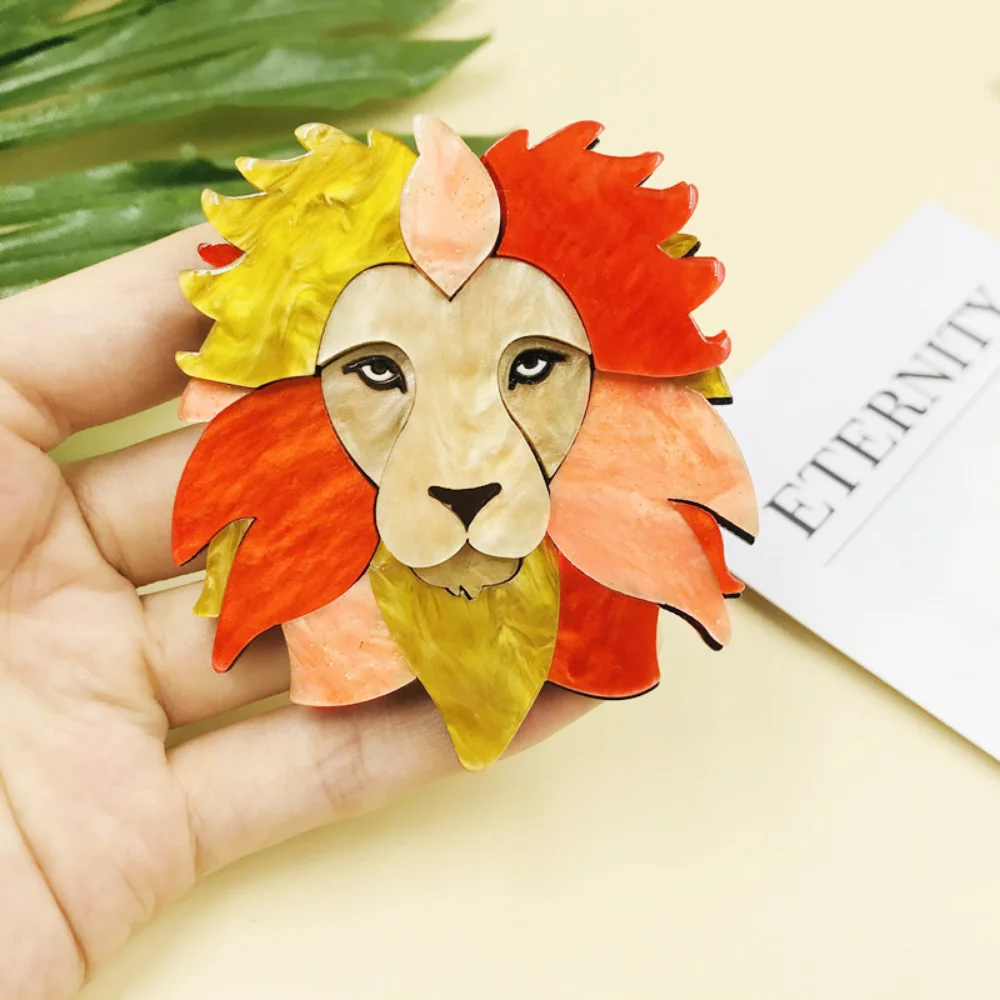 Broche en forme de Lion japonais en acrylique, faite à la main, Animal, personnalisé, Badge de mode sculpté, Premium, accessoires pour vêtements