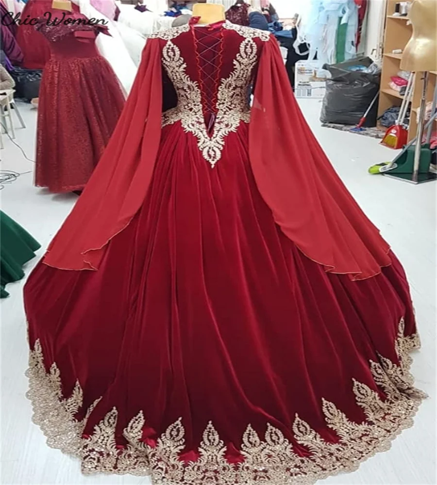 Vintage Red Turkish Wedding Dresses With Cape Appliques Lace Beaded Muslim Arabic Bridal Gowns Long Sleeve Velvet Irish Bride