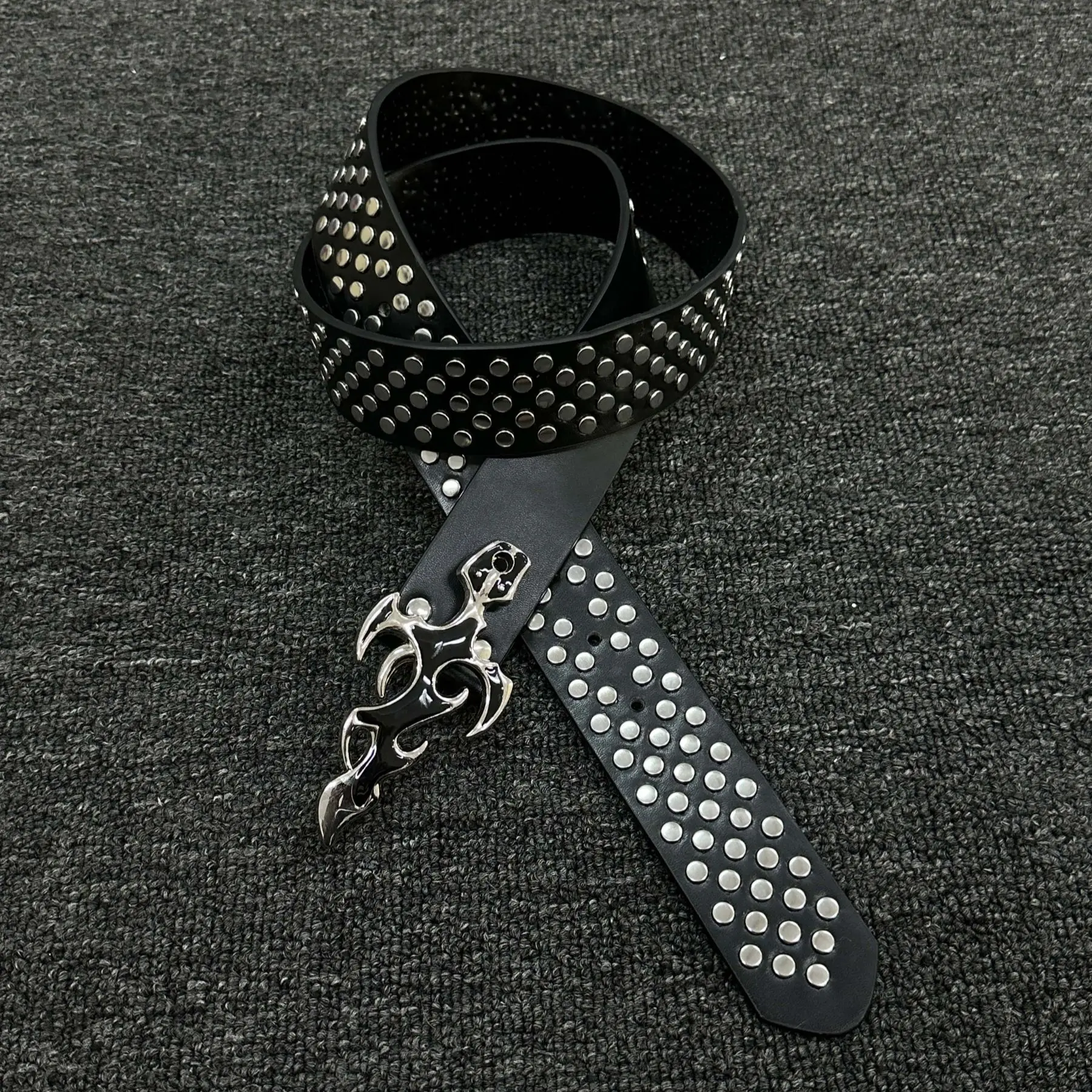 Call Water Sword Full of Rivets Belts Handmade High-end Sense Street Belt Men Women Retro Hip-hop Dark Wind Hidden Buckle Belt