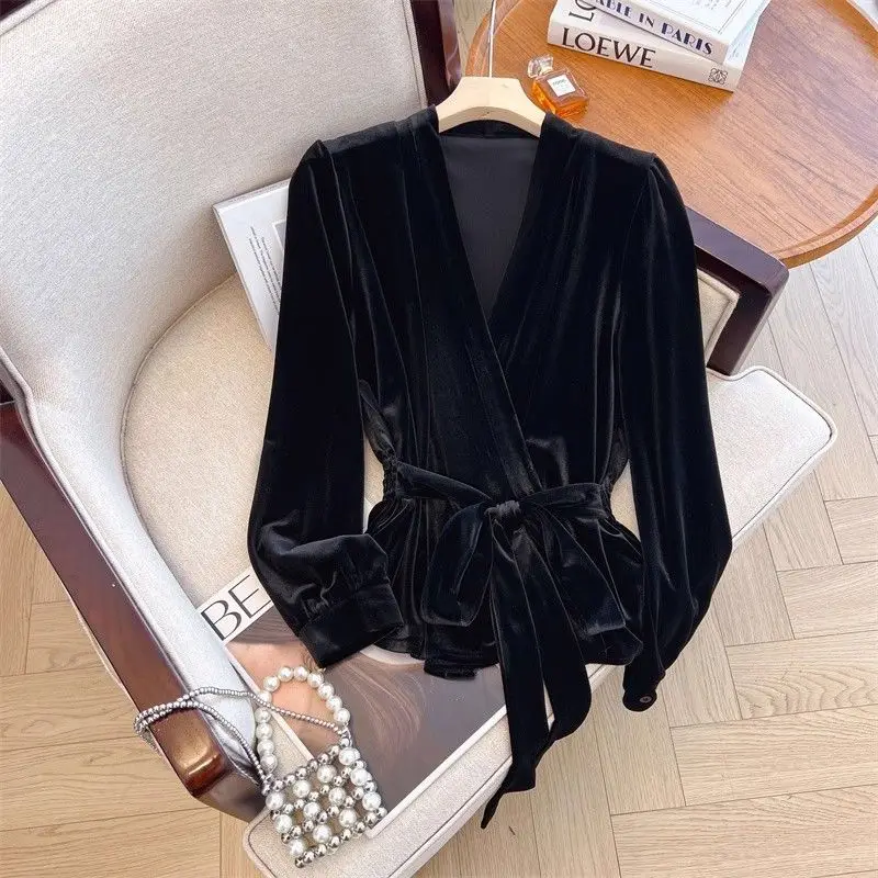 بلوزات مخملية ملابس نسائية على شكل حرف v وأكمام طويلة قمصان تونك بأشرطة 2025 Blusas Mujer De Moda بخصر نحيف ملابس علوية للسيدات