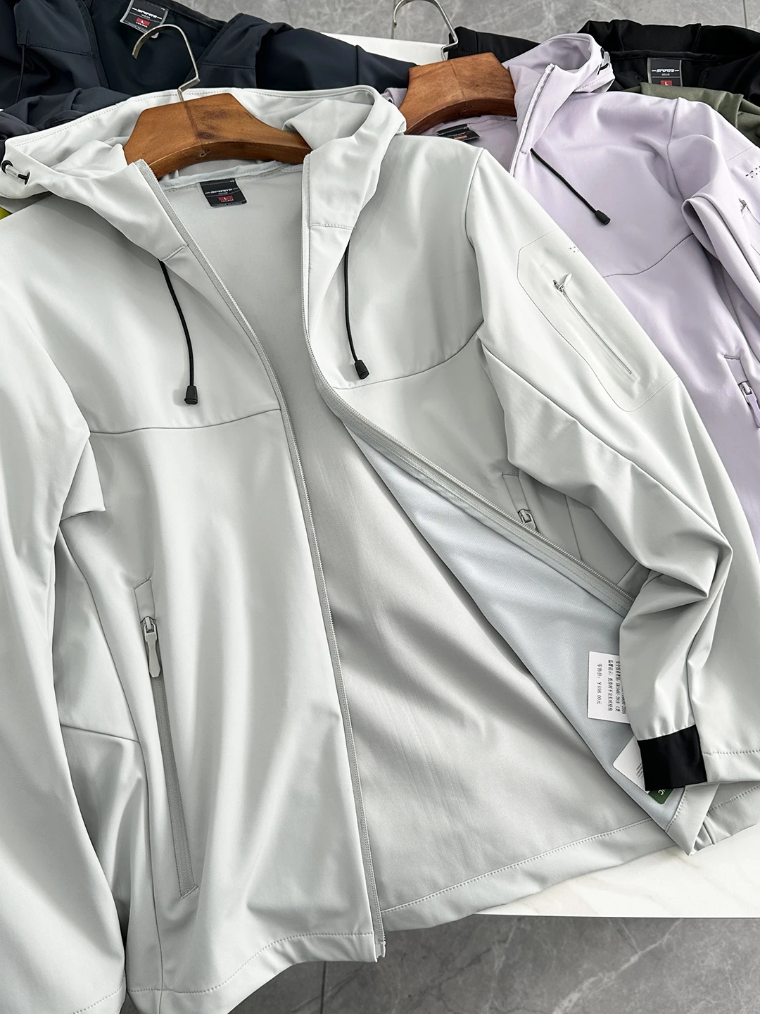 

Outdoor ex Breathable Waterproof Soft ell Jaet Thin Hooded Coat Men's Women's Spring Nylon Spandex Zipper Closure