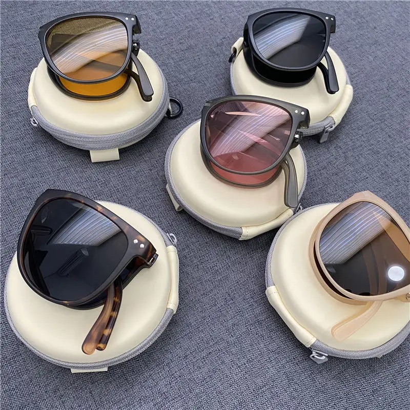Trendy Folding Sunglasses Portable Ultra light UV Protection Sun Glasses For Both Men and Women UV400 Eyewear