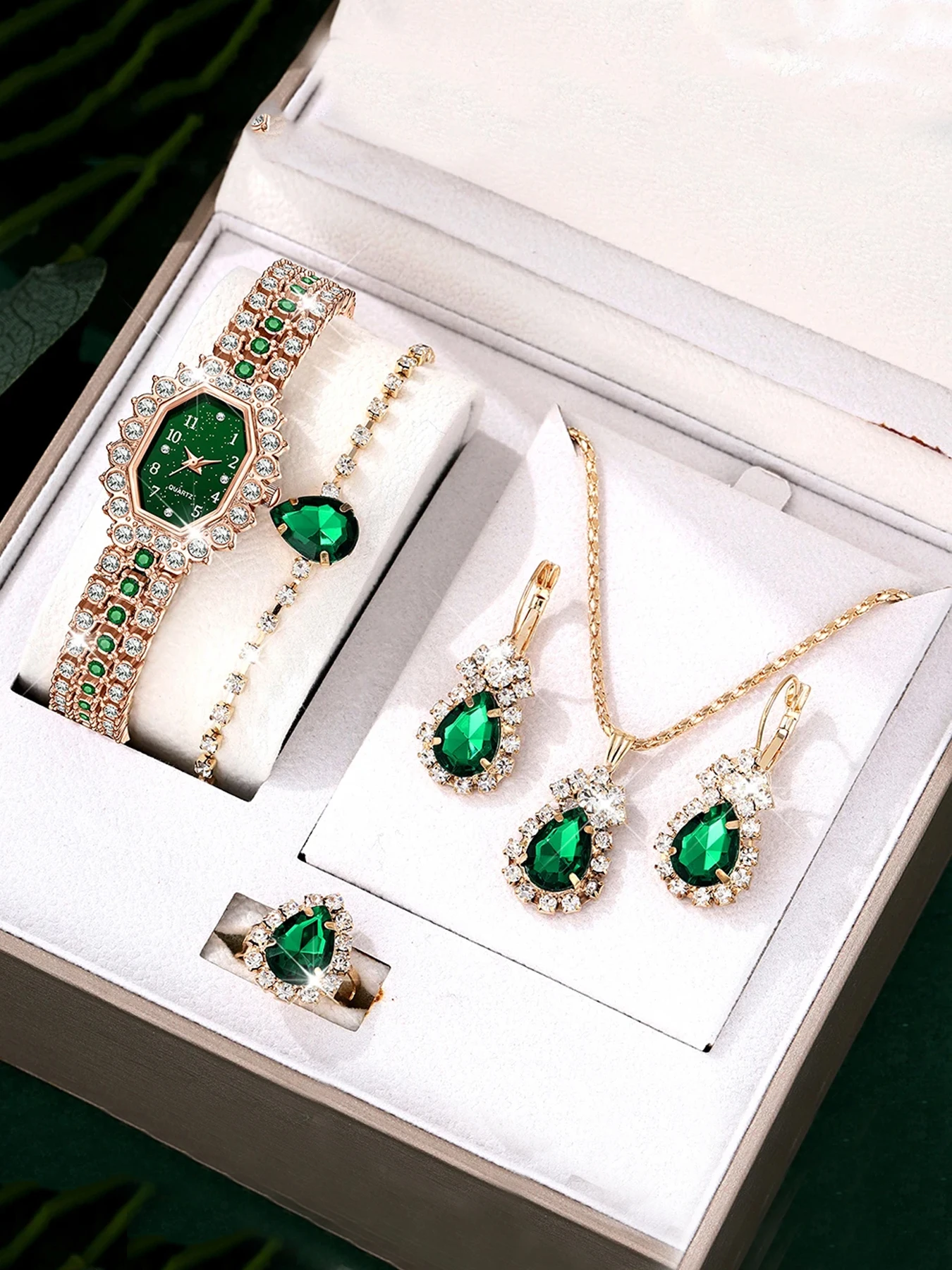 Fashion diamond studded square diamond women's watch bracelet watch quartz watch set