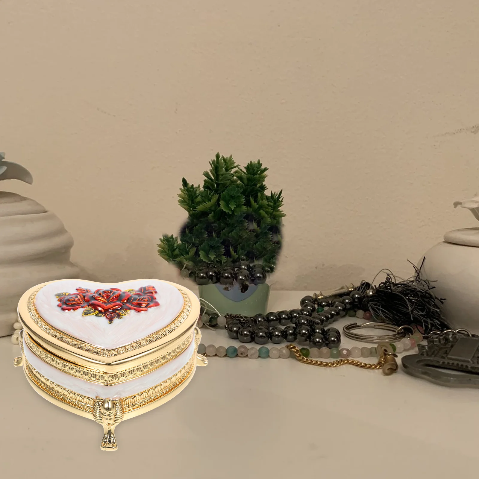 

Vintage Heart Shape Jewelry Box Ring Earring Organizer European Retro Style Metal Alloy Safe Flannelette Retro Jewelry Box