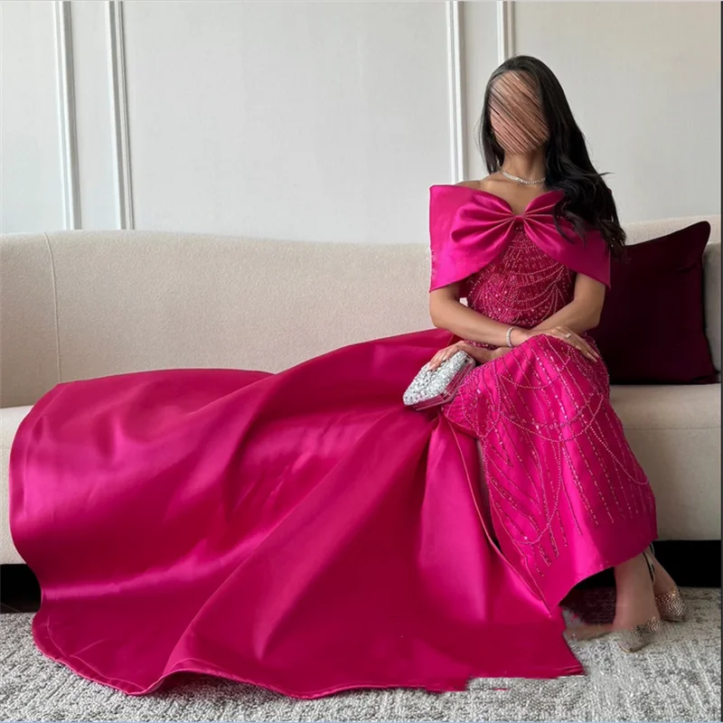 Abito da sera arabo fucsia con spalle scoperte Abito da ballo dritto con perle scintillanti personalizzato con strascico in raso Personalizza