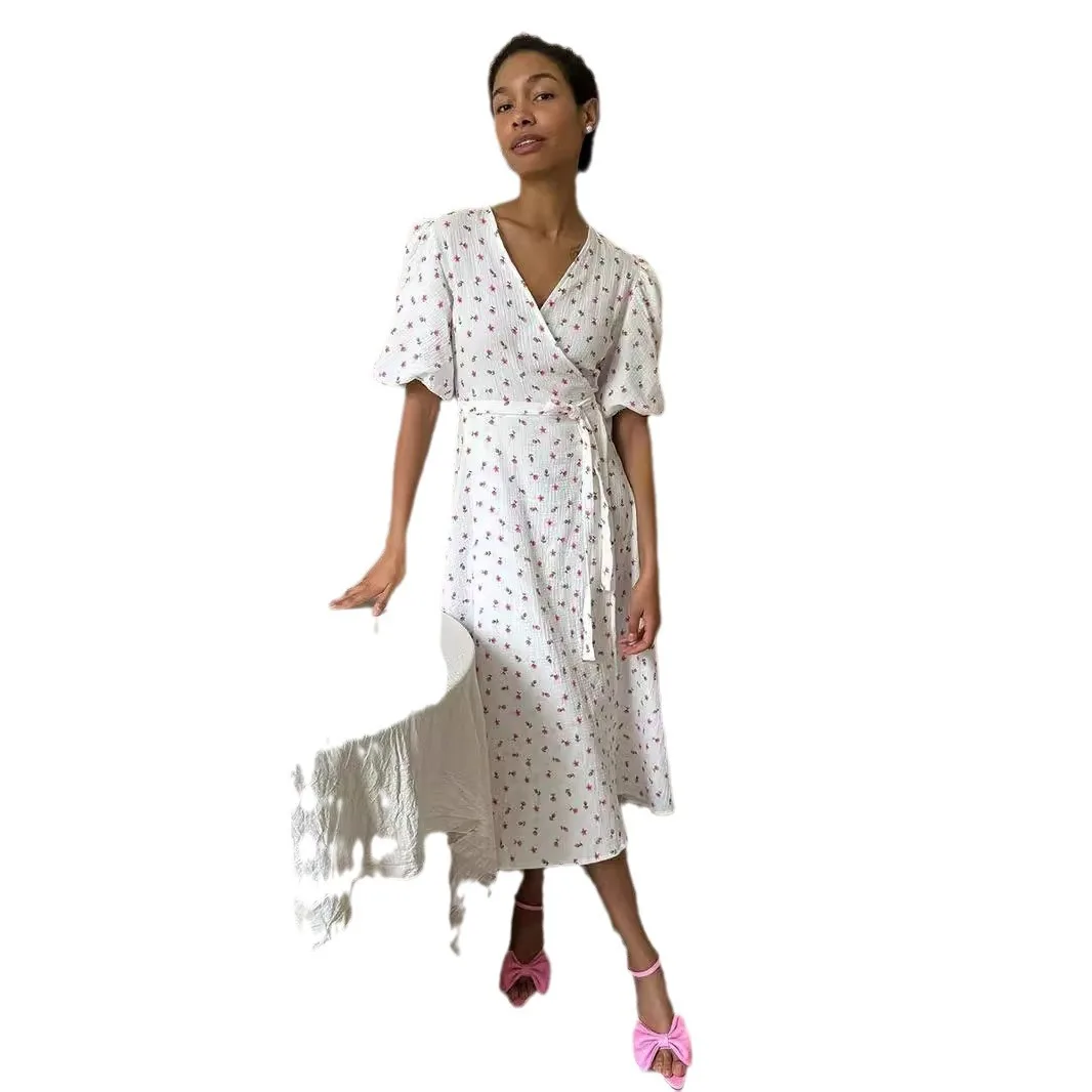 ชุดเดรสผ้าฝ้ายพิมพ์ลายดอกไม้สำหรับฤดูร้อน รุ่นใหม่สำหรับผู้หญิง แขนพองทรงบับเบิ้ล คอวี พร้อมเข็มขัด  ผ้าระบายอากาศ ใส่สบาย