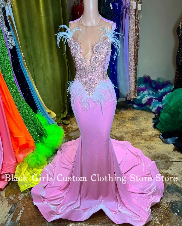 Luxury Peach Pink Feather Prom Dress 2024 For Women Sparkling See Through Diamante Beaded Applique Mermaid Evening Dress فساتين