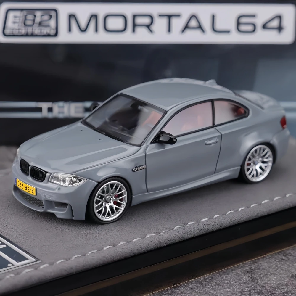 Mortal 1:64 F82 1M COUPE Diecast Model Car - view 6