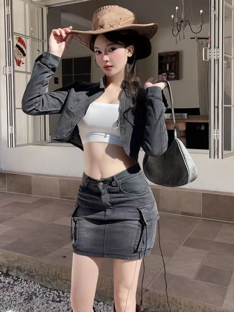 

Spicy girl sexy exposed navel design slim fit cardigan zipper denim jacket high waist hip hugging short skirt two piece set