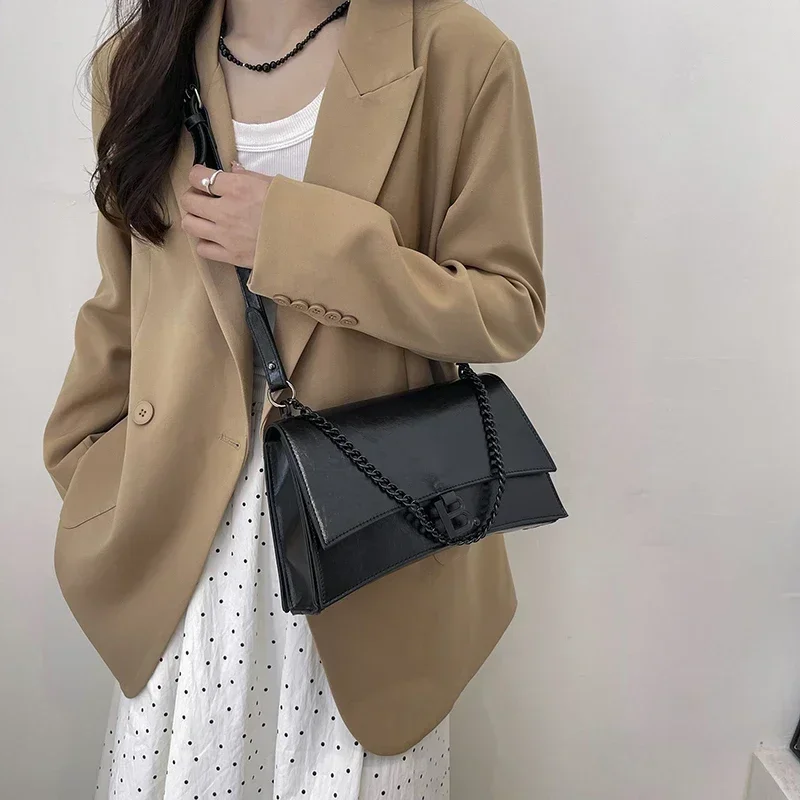 

2025 Vintage Minimalist Design Women's Commuter Solid Color Party Handbag Tote,Luxurious Textured Leather Crossbody Bag