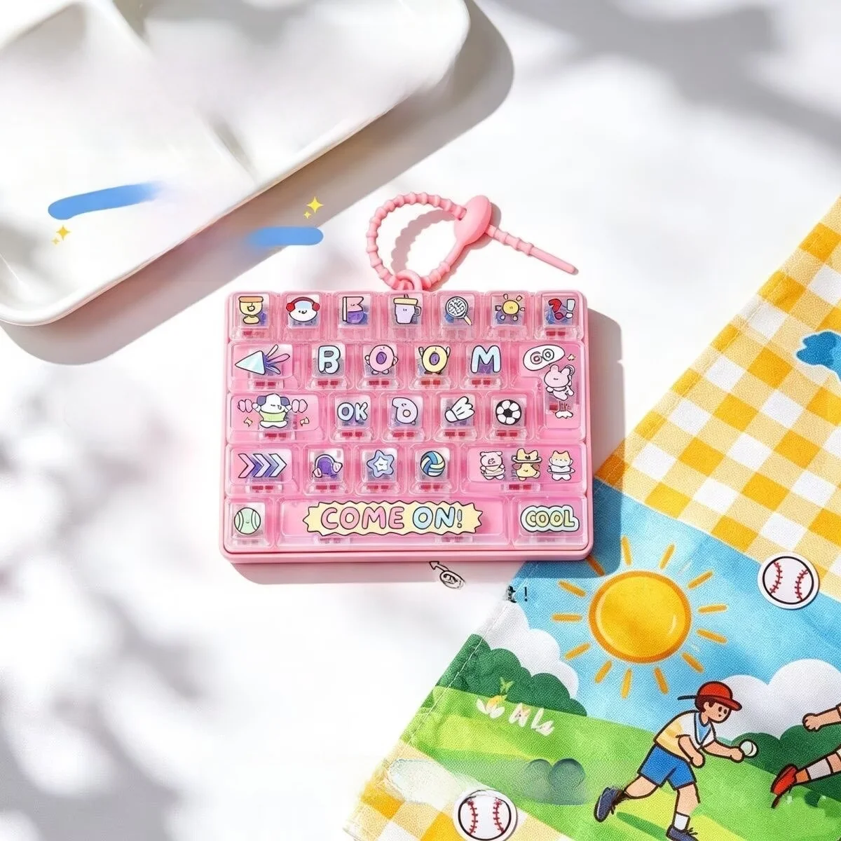 New Fun Sea Exploration 26 Grid Keyboard Keychain Children Portable Toy Pendant School Bag Small Ornament Creative Gift Keychain