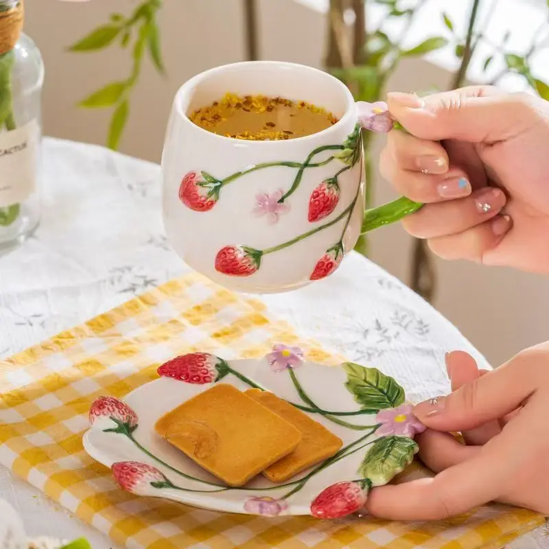 

Underglaze Ceramic Hand-painted Strawberry Coffee Cup Office Teacup Gift Desktop Decorative Mug Drinkware Cups & Saucers