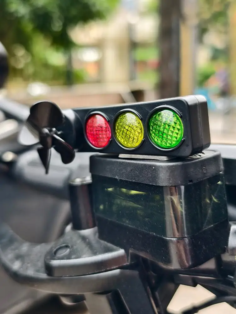Lumières LED pour motos, petit feu de circulation, moulin à vent de sécurité, décorations de vélo mignonnes pour moto électrique de route de montagne