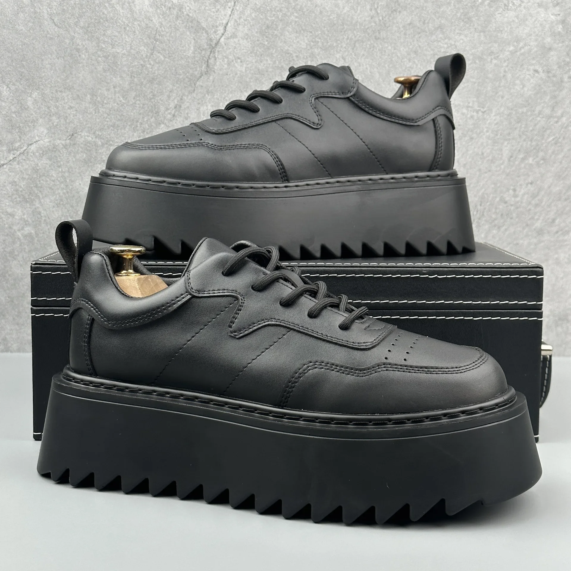 New High Quality Men\'s Shoes Thick soled Height Increasing Casual Skateboarding Shoes for Youth Outdoor Running Sports Shoes