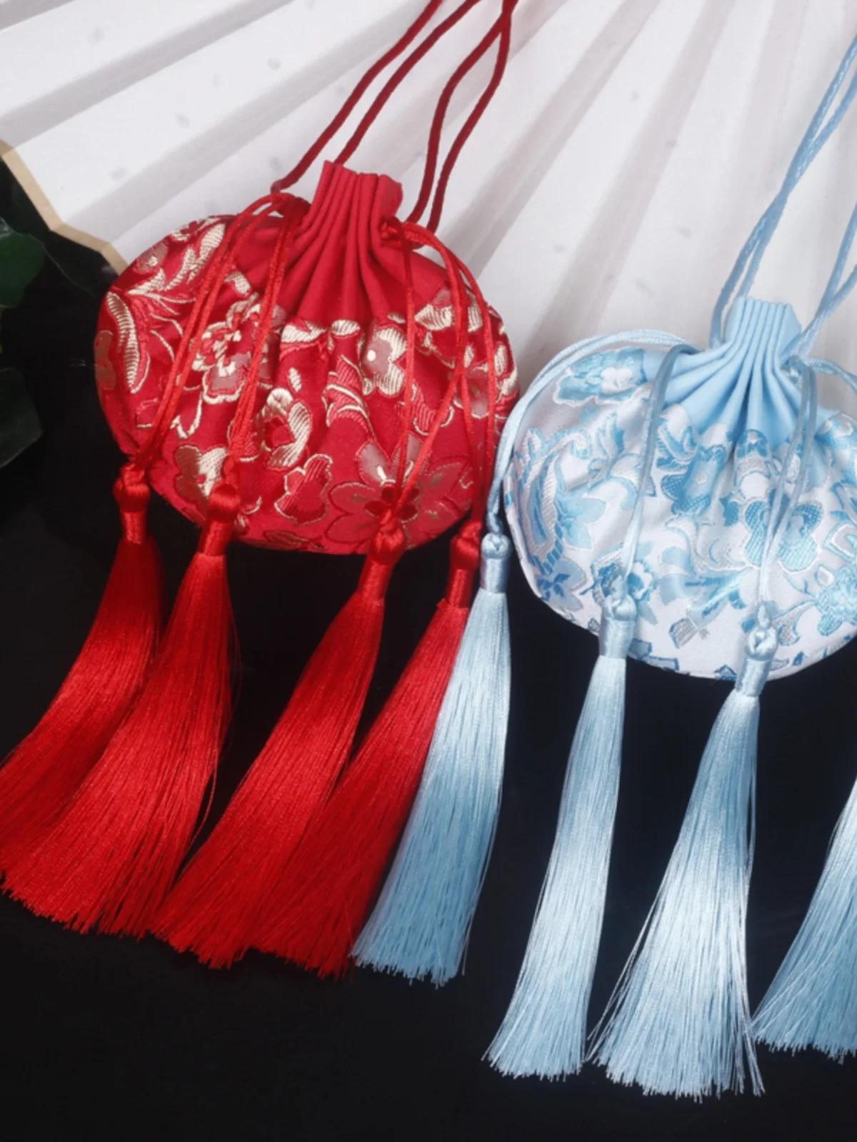 bolsa-de-fragrancia-artesanal-bordada-de-alta-qualidade-estilo-corte-bolsa-de-lotus-para-transporte-pessoal-embalagem-de-pr
