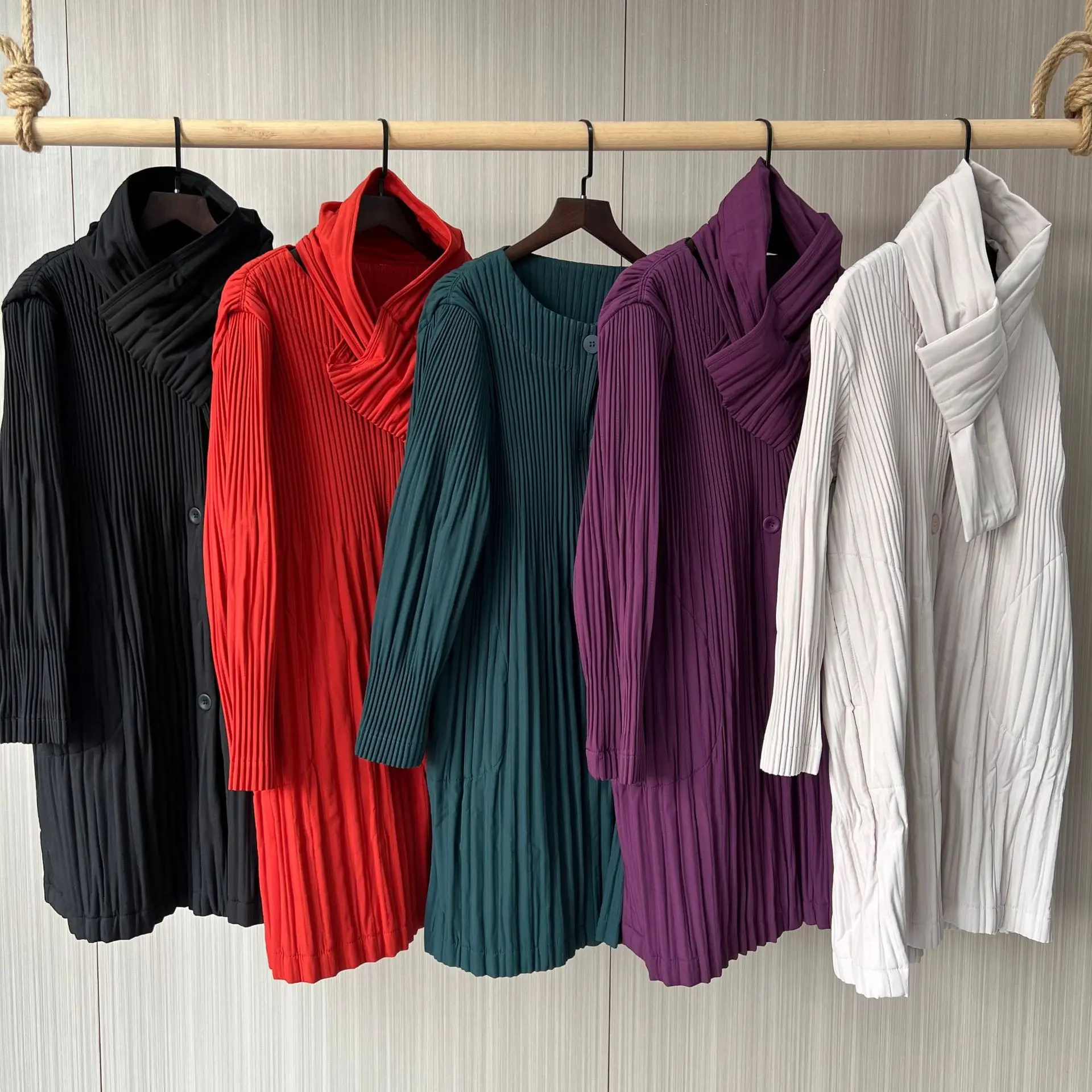 Pleats Pleated Cotton Dress Women 's High-end Middle and Long Cotton Dress Women 's High-end Thick Coat Unique Design Sense Coat