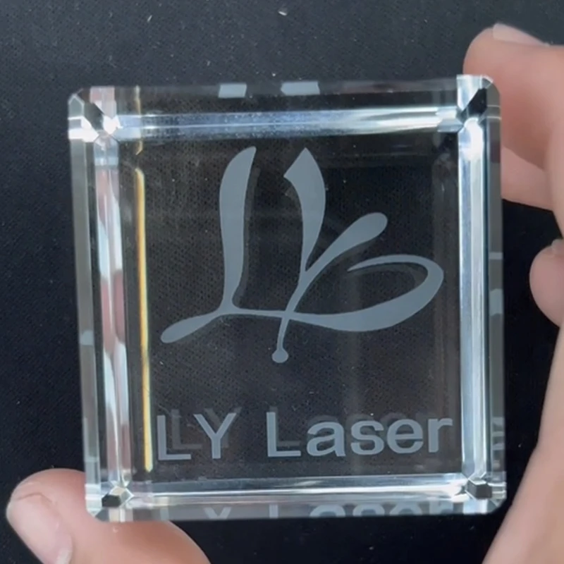 LY UV 5 واط 10 واط ثلاثية الأبعاد آلة الحفر بالليزر الداخلي سطح المكتب المحمولة المغلقة نوع للمواد الكريستال والزجاج الاكريليك