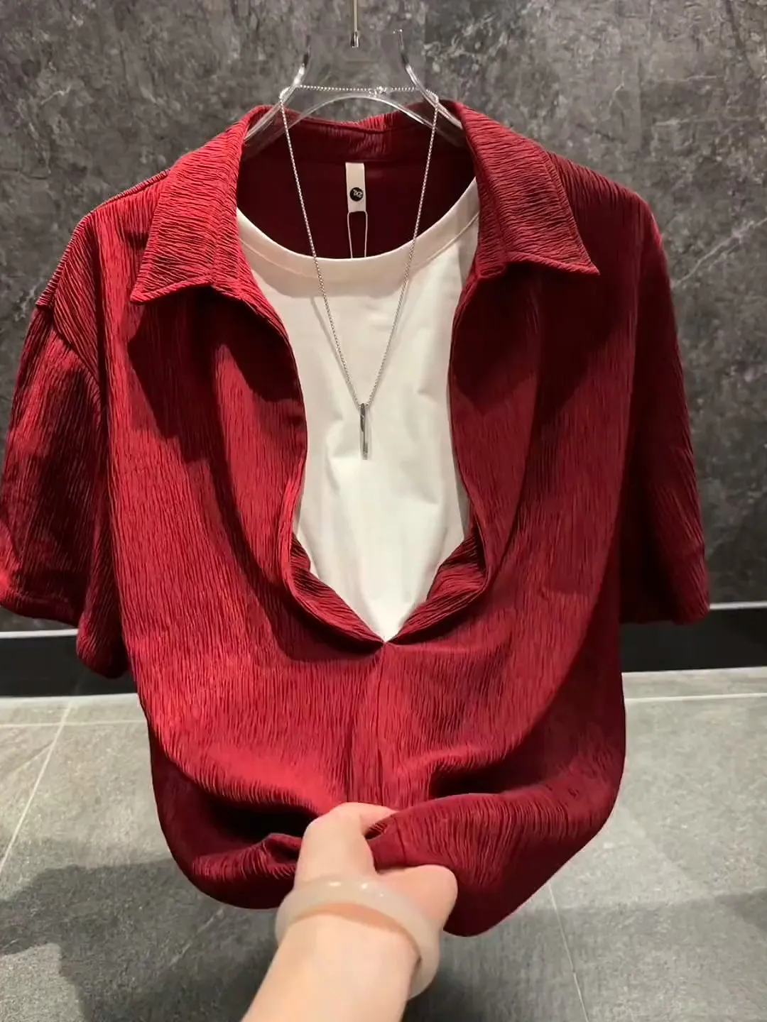 

Red Texture Men's Short Sleeve Shirt Ice Silk Cool Feeling Half Sleeve Fake Two-Piece Loose Fit Hand Ironed Summer Fashion