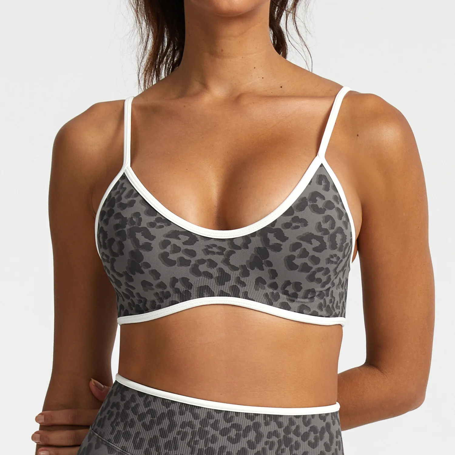Summer Leopard Print Sports Bra Shockproof Push Up Gym Top Women Quick-Dry Yoga Clothes Sexy Design Brassiere Workout Crop Top