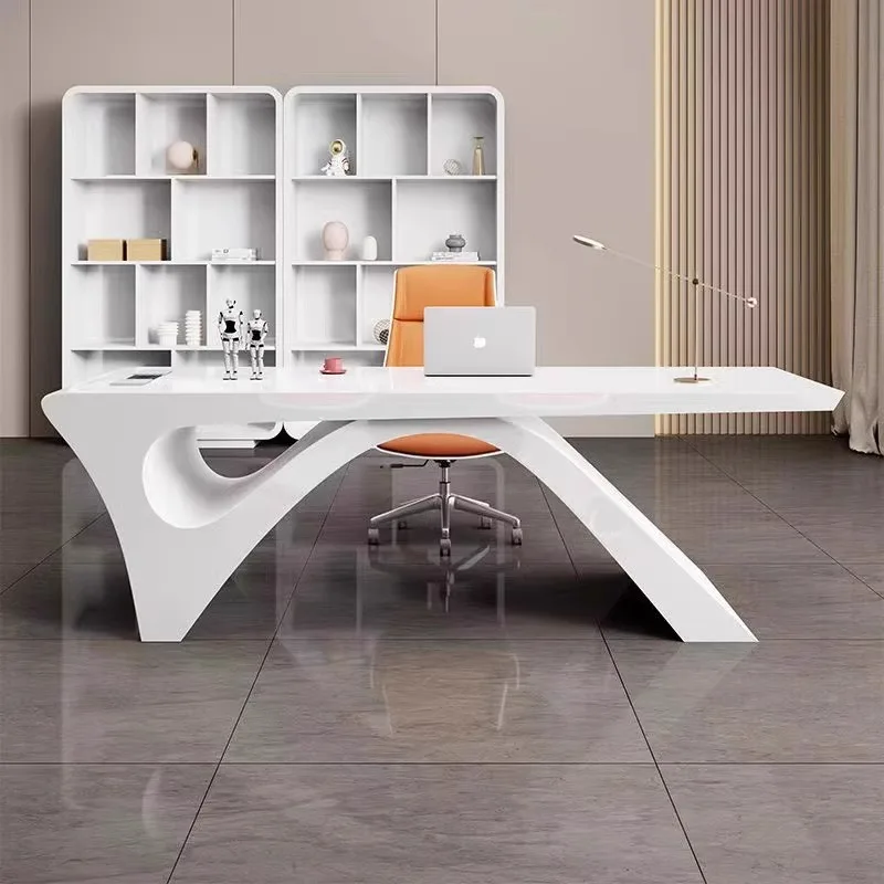 Moderner Luxus Boss…