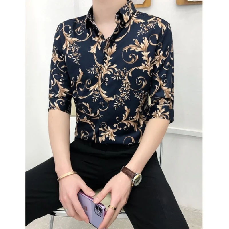 

2024 New Korean Edition Casual and Handsome Versatile Fashion Button Printed Middle Sleeve Breathable Slim Fit Men's Shirt Top