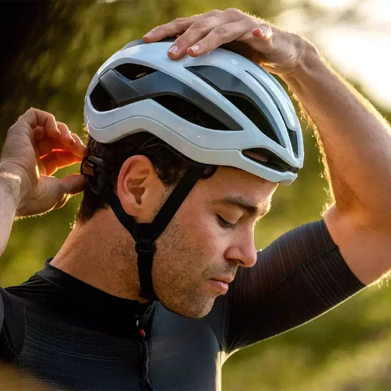 

Aero Cycling Helmet Mountain Bicycle Men Women Style Ultralight Safely Cap Outdoor Helmet Integrally-molded Sports Capacete