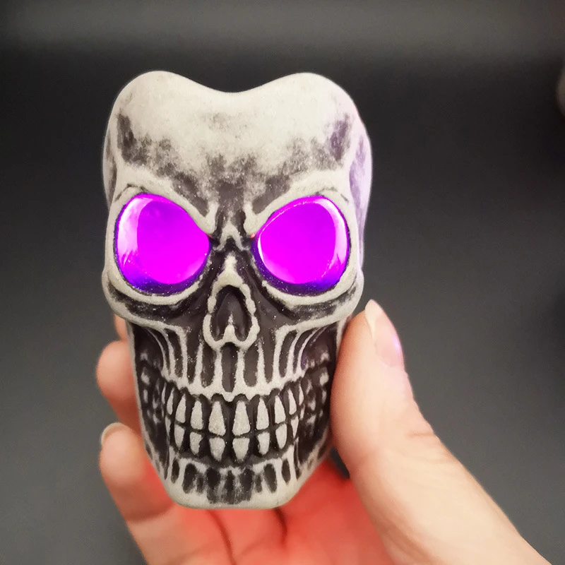 Lampu Patung Tengkorak LED untuk Dekorasi Meja Bar Halloween, Ornamen Pesta Rumah Hantu Horor Tengkorak Resin Lampu Malam LED
