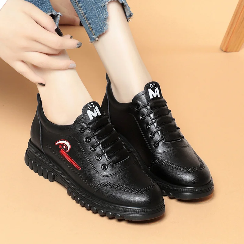 Women Water Proof Solid Comfort Sneakers Breathable Sports Shoes Outdoor Walking Flats Spring Casual Soft Leather Shoes