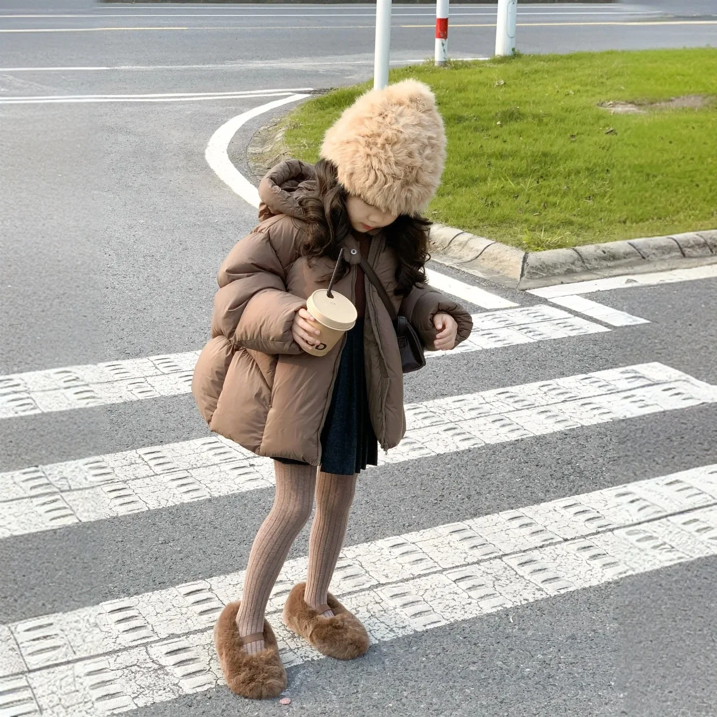 موضة شتاء 2022 للفتيات سترات سميكة ودافئة بغطاء للرأس للأطفال ملابس خارجية #2