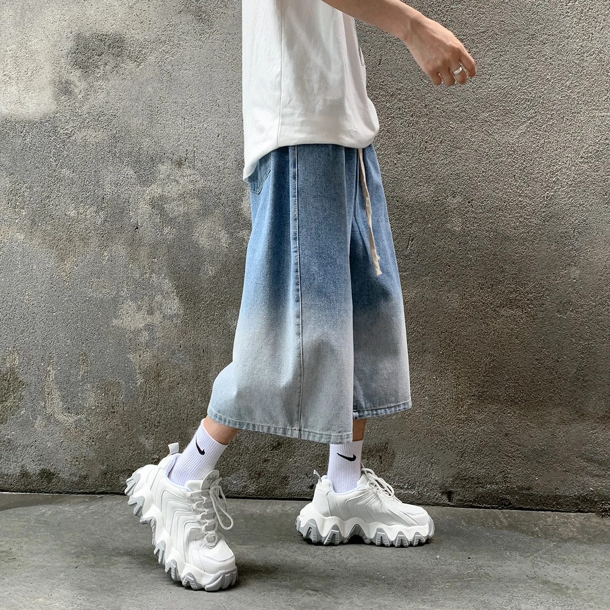 Korean Fashion Men Gradient Denim Shorts Wide Leg  Jorts Jeans Man Summer Streetwear Oversize Casual Baggy Jeans Shorts