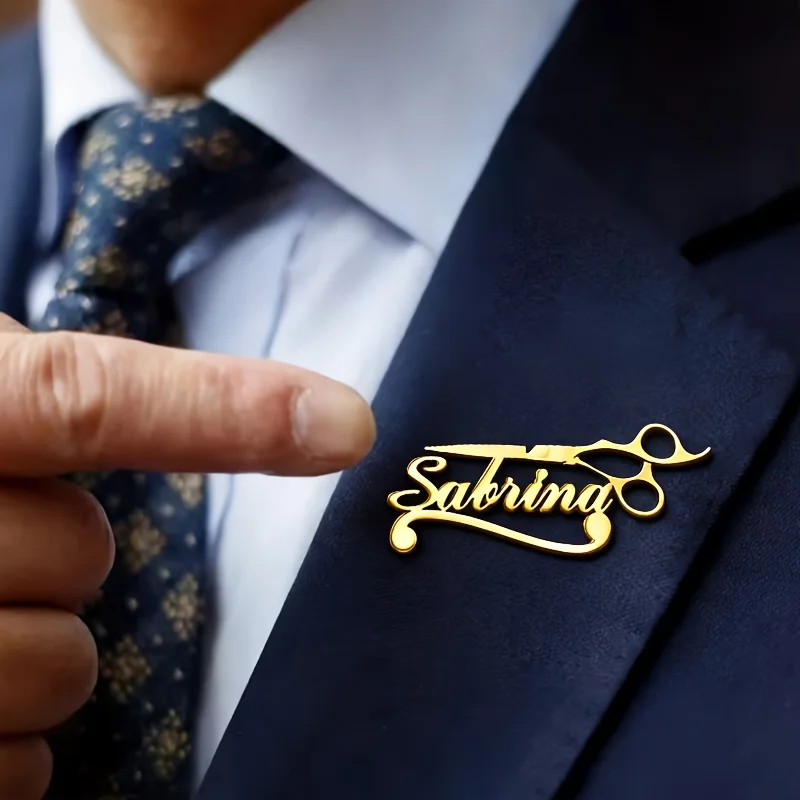 Customized Name-Shaped Scissor Brooch Lapel Pin |   304 Stainless Steel Engraved Letter Badge |   Barber's Handwritten Style Accessories |   Simple Birthday Gifts |   Logo Badge Brooch