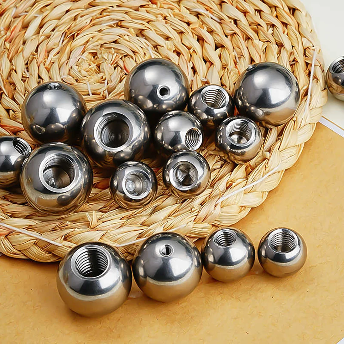 M2 M3 M4 M5 M6 M8 M10 M12 Metric Thread Half Hole Ball Stainless Steel Drilling Balls Female Thread Blind Hole Bead OD 5-25mm