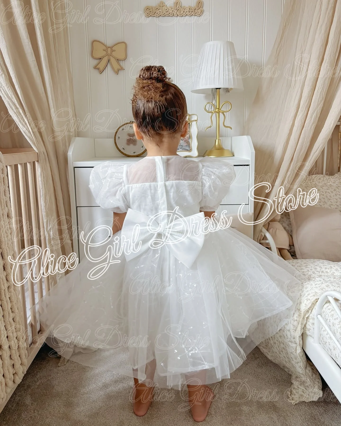 abiti-personalizzati-in-tulle-bianco-per-damigelle-con-fiocco-e-applicazioni-in-pizzo-per-prima-comunione-compleanno-bambini-e-feste