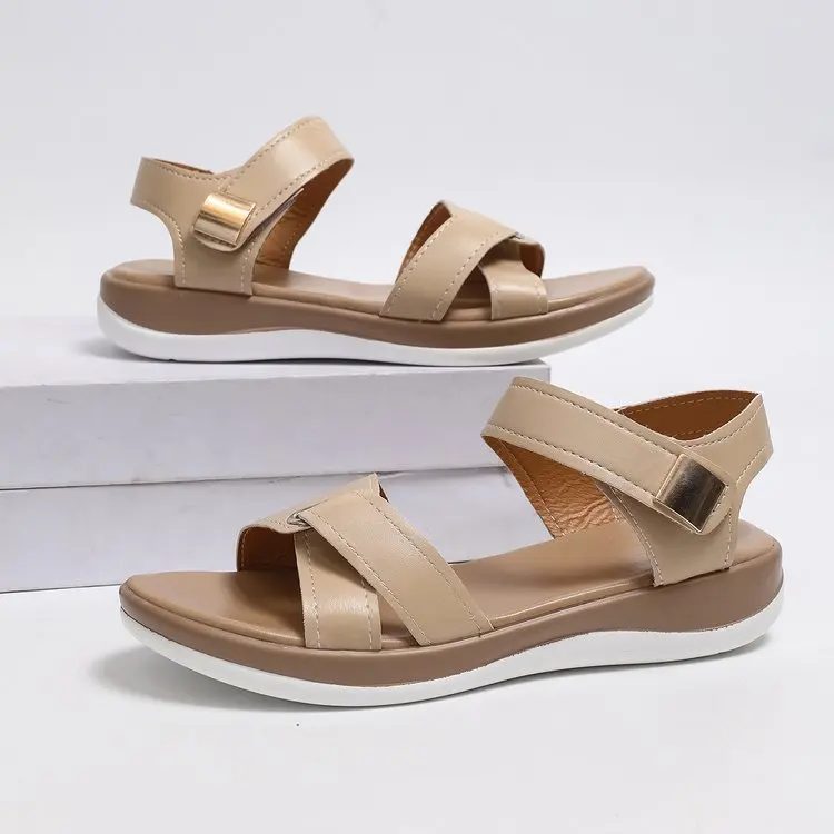 2026 Damen Sommer Flache Sandalen Mode Metallschnallen-Riemensandalen Runde Zehen Offene Zehen Lässige Bequeme Strand-Römersandalen für Frauen – Detail 14