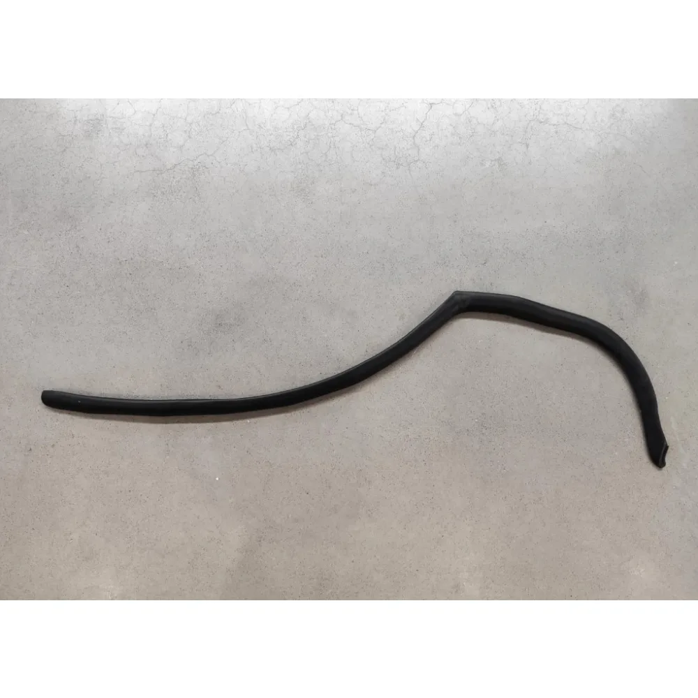 For Porsche Cayenne 2011-2017 3.0/3.6/4.8 Rear Door Rubber Frame Leaf Panel Sealing Strip