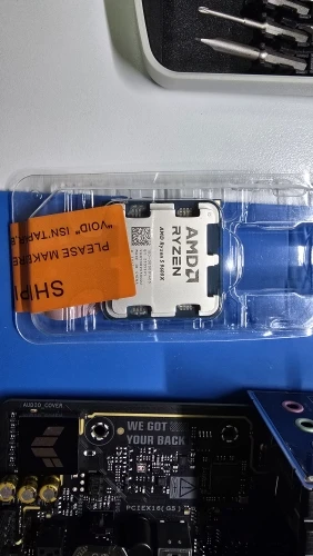 AMD Ryzen 5 9600X 100% AMD R5 9600X CPU Max Boost Up to 5.4GHz 6 Cores 12 Threads 32MB L3 Cache AM5 for B850 X870 photo review