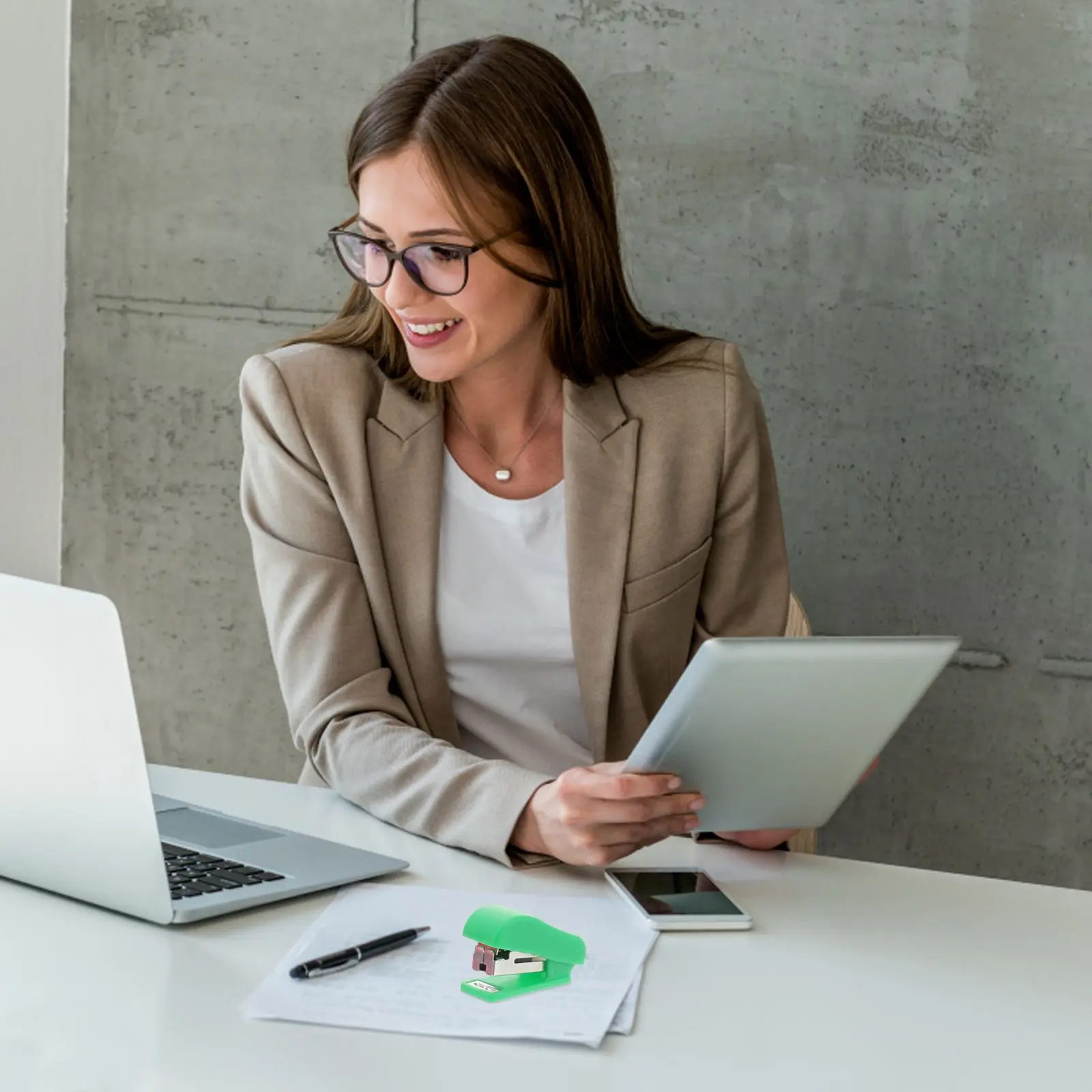 4 Pcs Mini Stapler Cute Shaped Desktop Fun Portable Lightweight Kids Friendly Adorable Hand Stapler Office Use