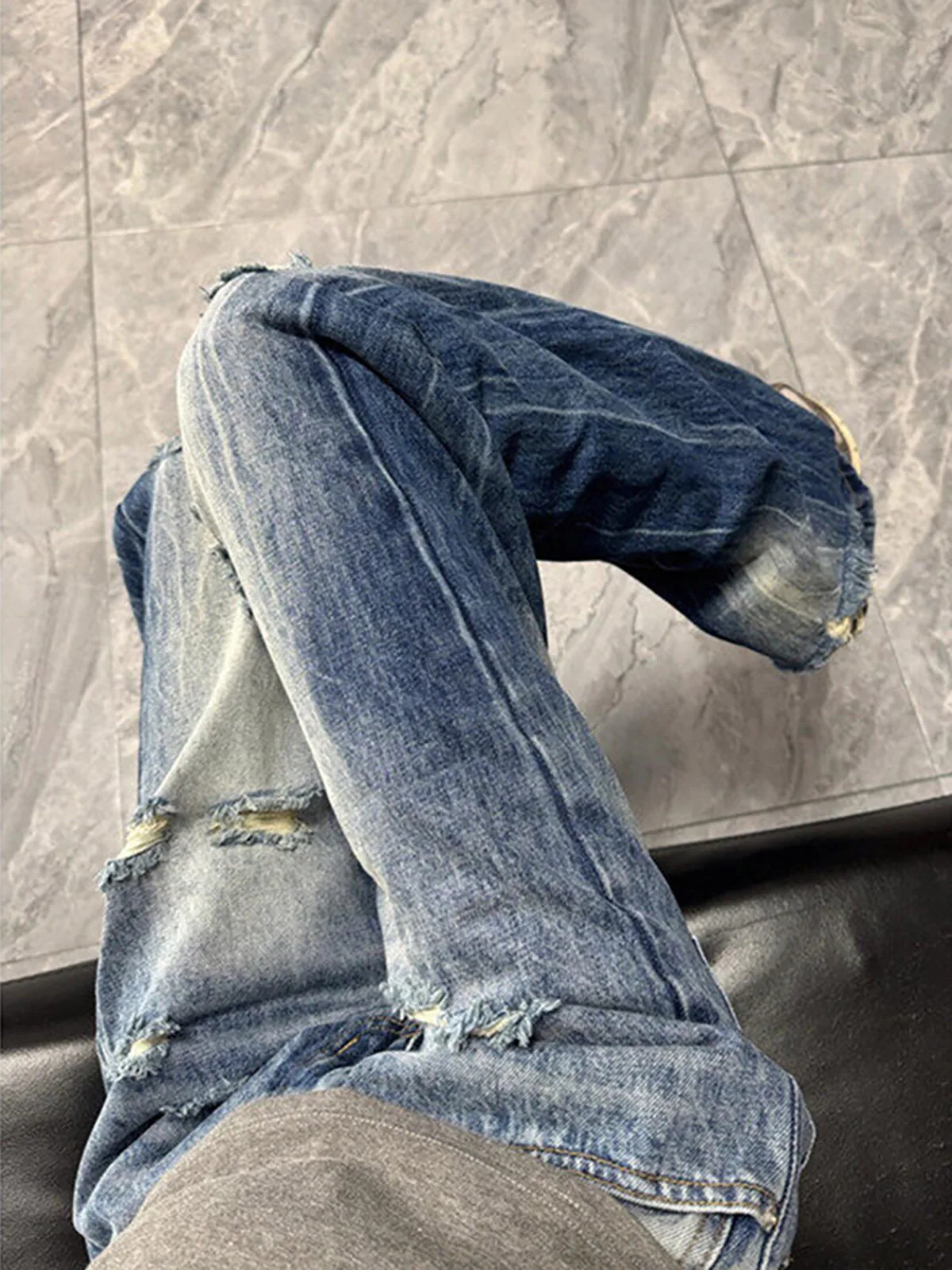 Slim Straight Men's Jeans with Frayed Hem And Washed Effect Teenage Style Micro Flared Loose Elastic mid Waist Denim Jeans