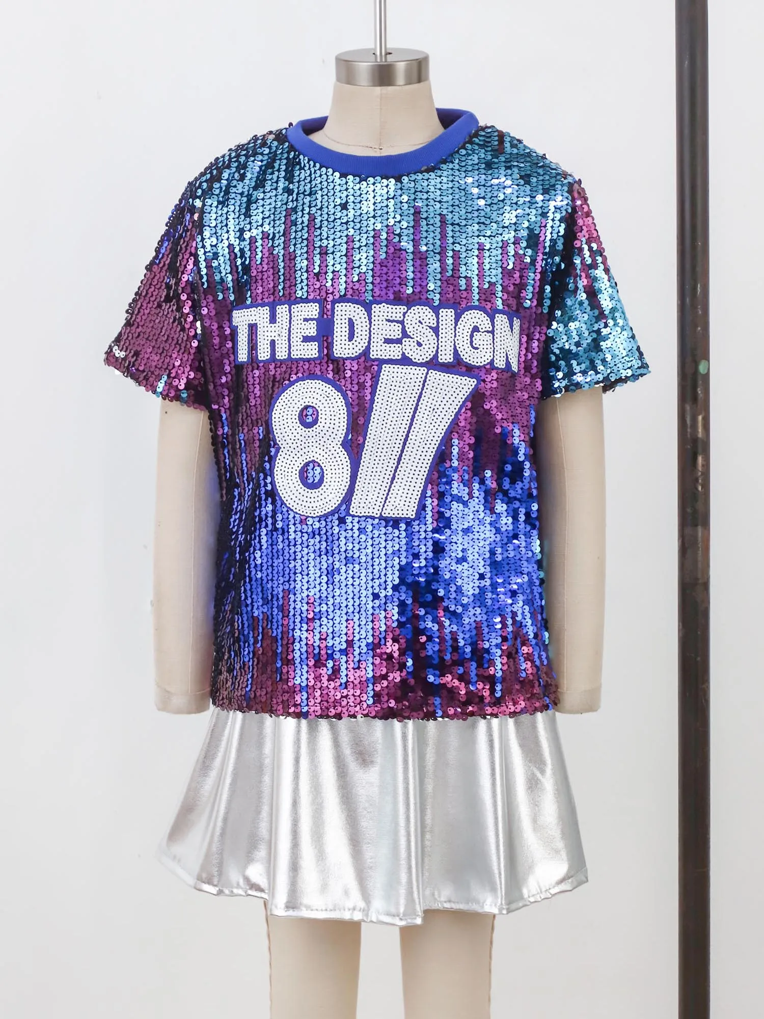

Kids Glitter Cheerleading Costume Set Short Sleeve T Shirt and Sparkle Pants Shiny Metallic for Stage Show Competition